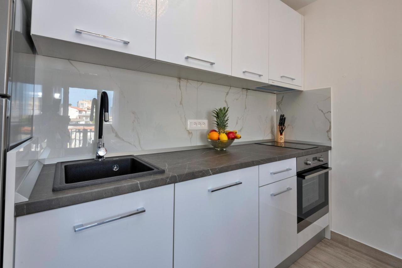 Luxury Apartment Makarska 2Min From Beach Exterior photo