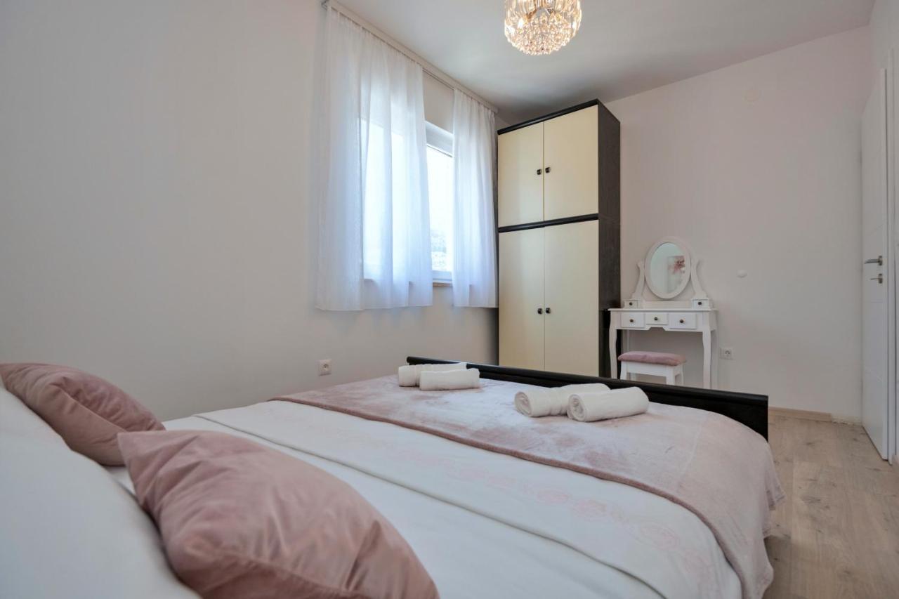 Luxury Apartment Makarska 2Min From Beach Exterior photo
